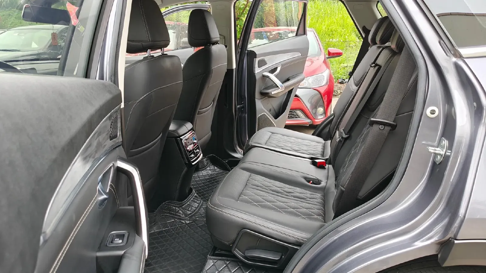 2023 Jetour X70 Plus 1.6T 197HP L4 7DCT,autocango,china used car exporter,china ev exporter,chinese used car exporter,chinese used ev exporter