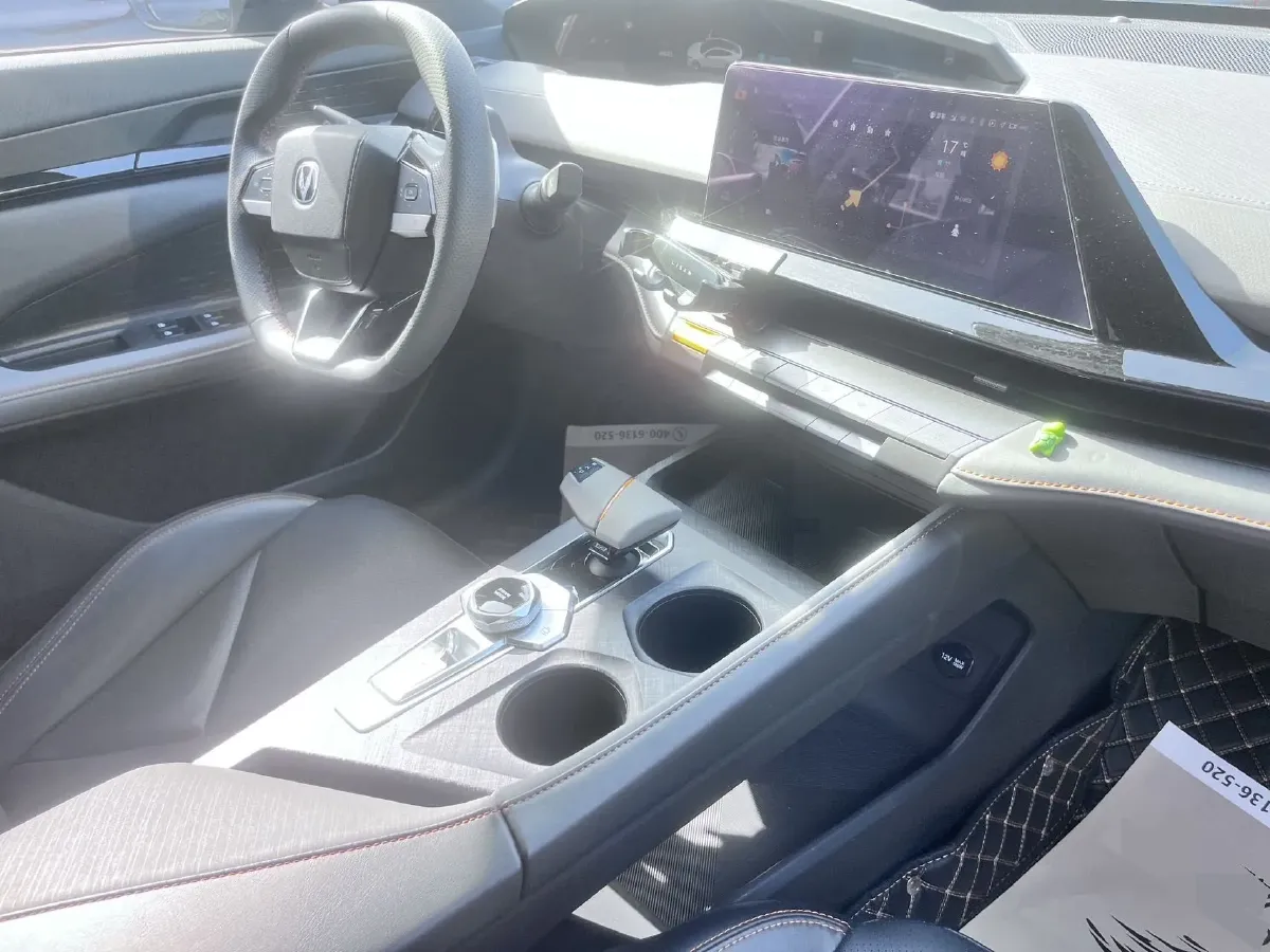 2022 ChangAn UNI-V 1.5T 188HP L4 7DCT,autocango,china used car exporter,china ev exporter,chinese used car exporter,chinese used ev exporter