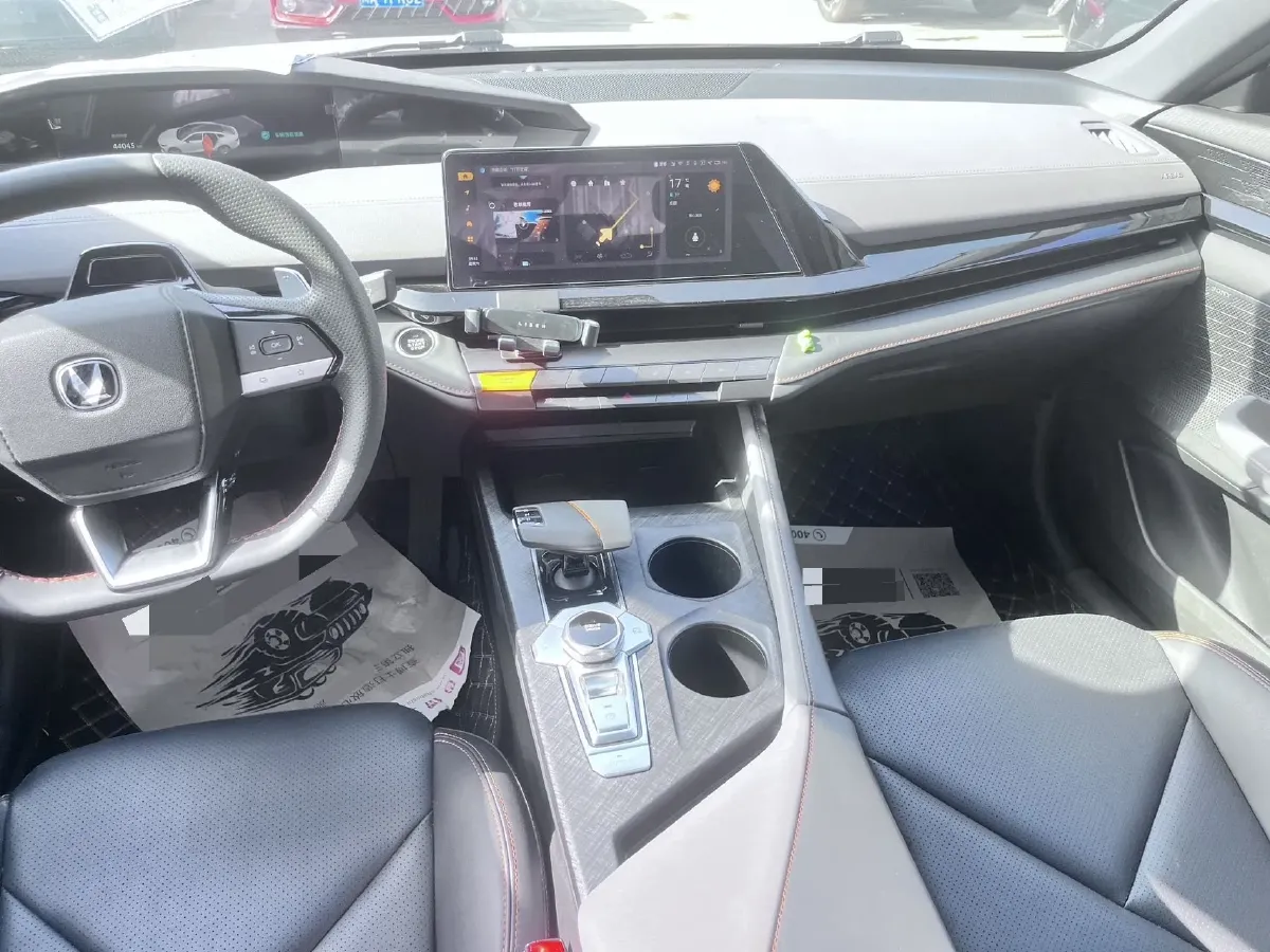 2022 ChangAn UNI-V 1.5T 188HP L4 7DCT,autocango,china used car exporter,china ev exporter,chinese used car exporter,chinese used ev exporter