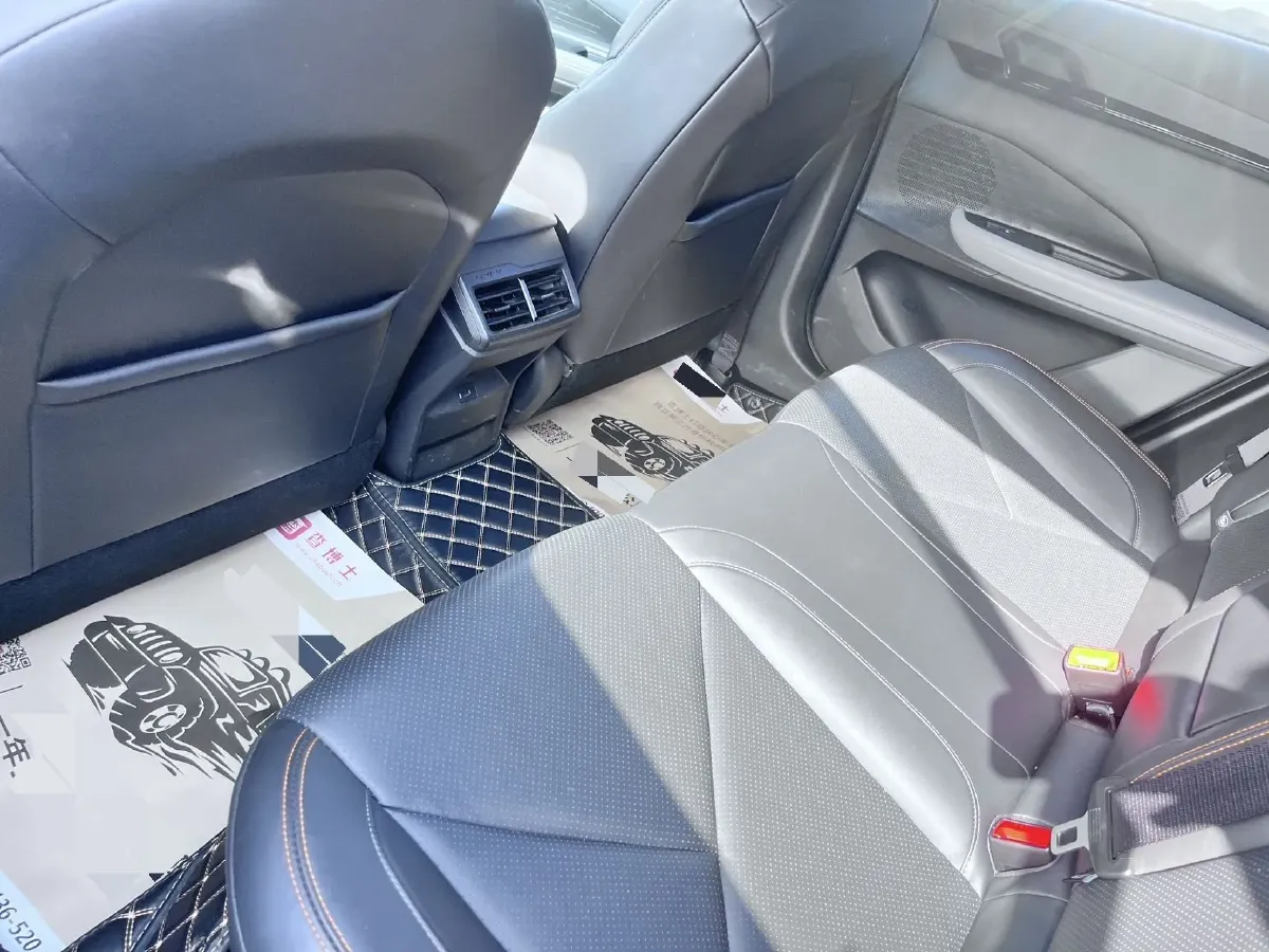 2022 ChangAn UNI-V 1.5T 188HP L4 7DCT,autocango,china used car exporter,china ev exporter,chinese used car exporter,chinese used ev exporter