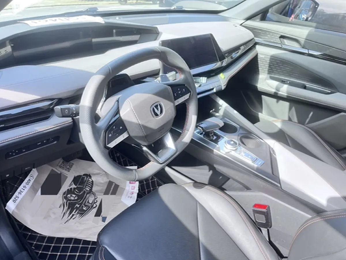 2022 ChangAn UNI-V 1.5T 188HP L4 7DCT,autocango,china used car exporter,china ev exporter,chinese used car exporter,chinese used ev exporter