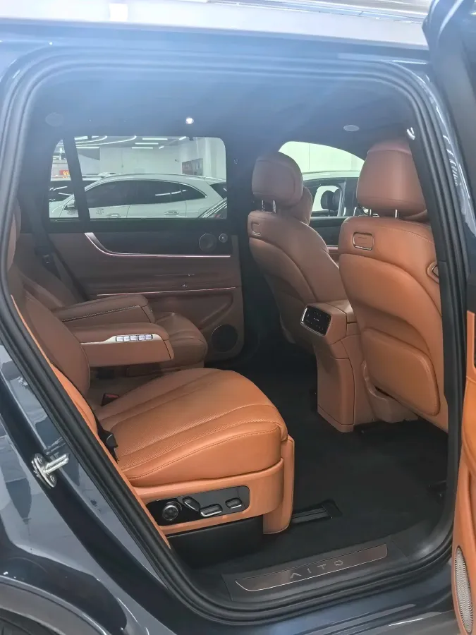 2024 AITO AITO M9 1.5T 152HP L4 REEV 52KWH,autocango,china used car exporter,china ev exporter,chinese used car exporter,chinese used ev exporter