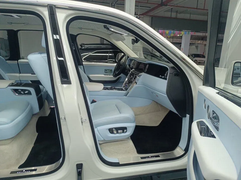 2025 Mansory Cullinan 6.7T 600HP V12 8AT,autocango,china used car exporter,china ev exporter,chinese used car exporter,chinese used ev exporter