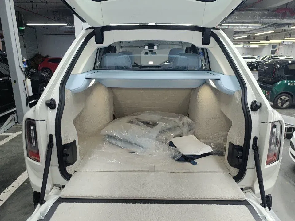 2025 Mansory Cullinan 6.7T 600HP V12 8AT,autocango,china used car exporter,china ev exporter,chinese used car exporter,chinese used ev exporter