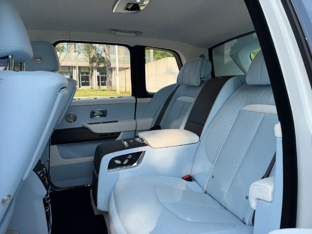 2025 Mansory Cullinan 6.7T 600HP V12 8AT,autocango,china used car exporter,china ev exporter,chinese used car exporter,chinese used ev exporter