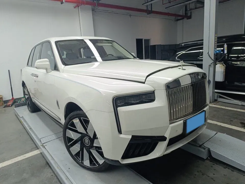 2025 Mansory Cullinan 6.7T 600HP V12 8AT,autocango,china used car exporter,china ev exporter,chinese used car exporter,chinese used ev exporter