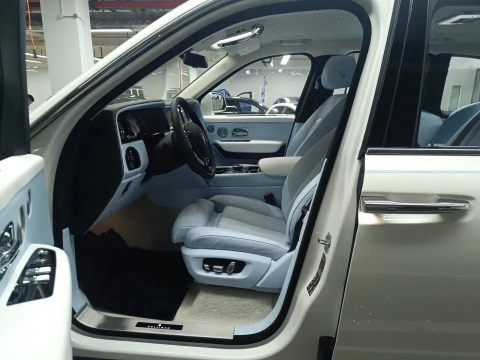 2025 Mansory Cullinan 6.7T 600HP V12 8AT,autocango,china used car exporter,china ev exporter,chinese used car exporter,chinese used ev exporter