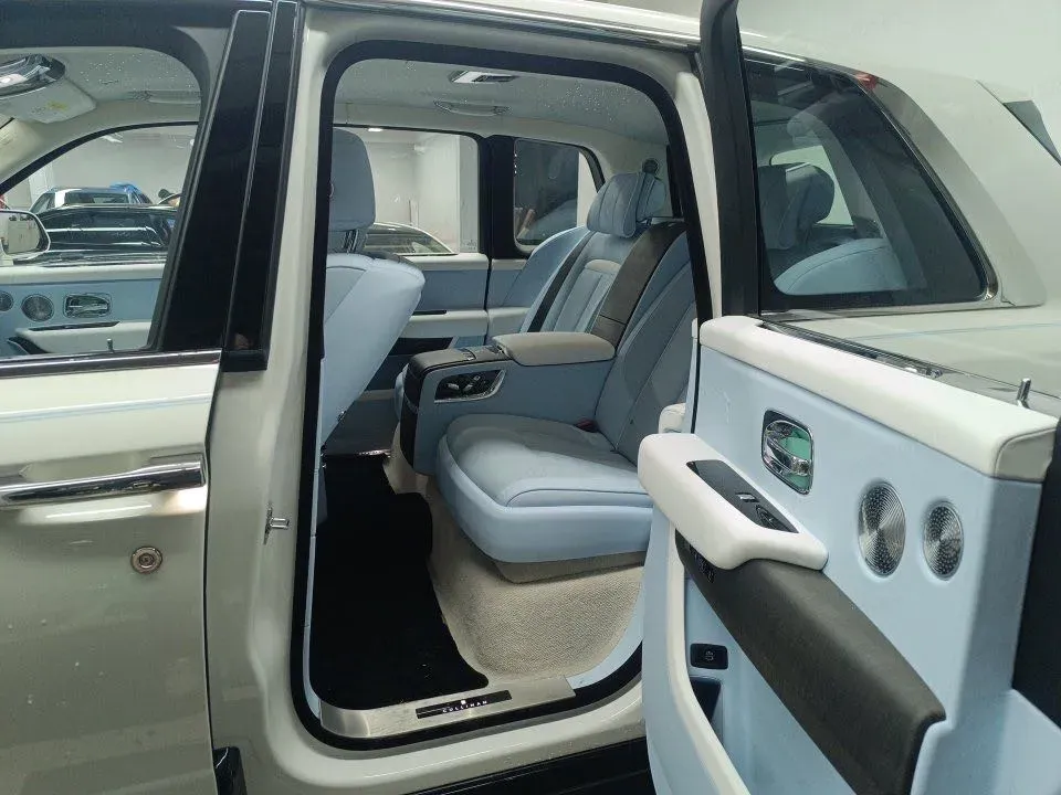 2025 Mansory Cullinan 6.7T 600HP V12 8AT,autocango,china used car exporter,china ev exporter,chinese used car exporter,chinese used ev exporter