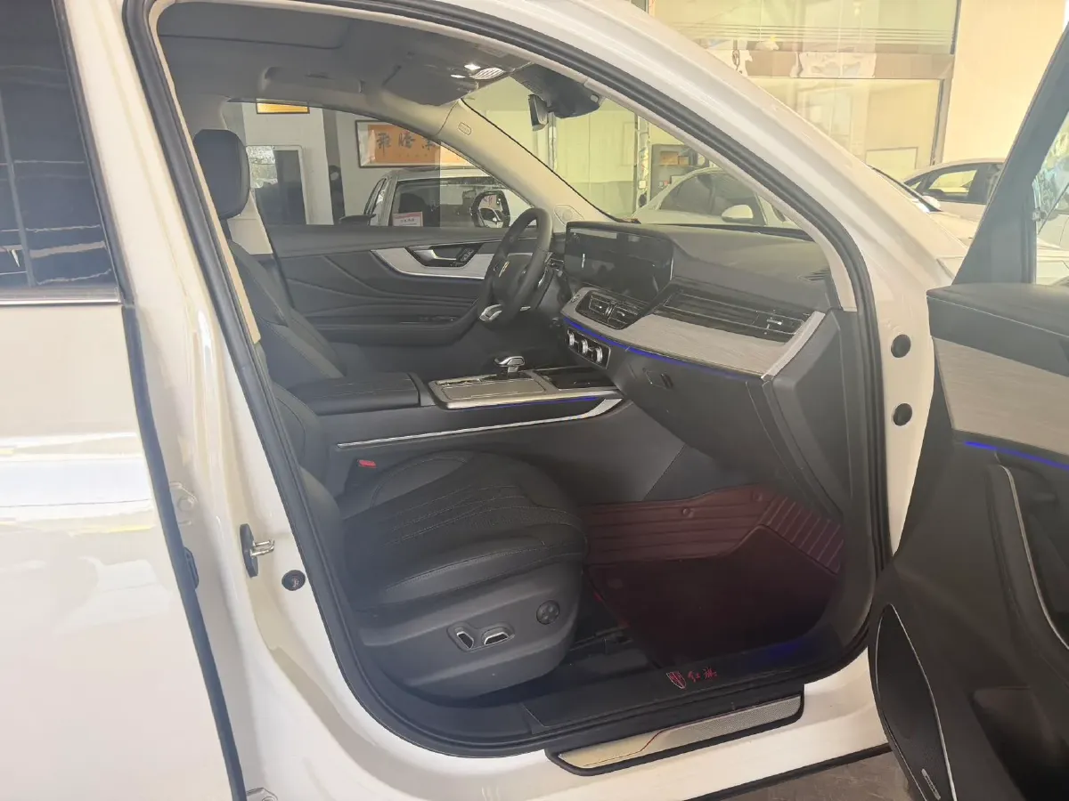 2025 HongQi HS5 2.0T 252HP L4 8AT,autocango,china used car exporter,china ev exporter,chinese used car exporter,chinese used ev exporter