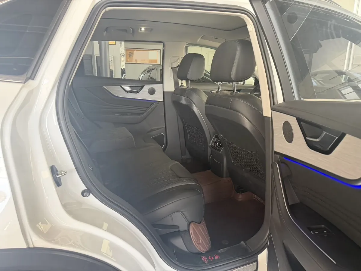 2025 HongQi HS5 2.0T 252HP L4 8AT,autocango,china used car exporter,china ev exporter,chinese used car exporter,chinese used ev exporter