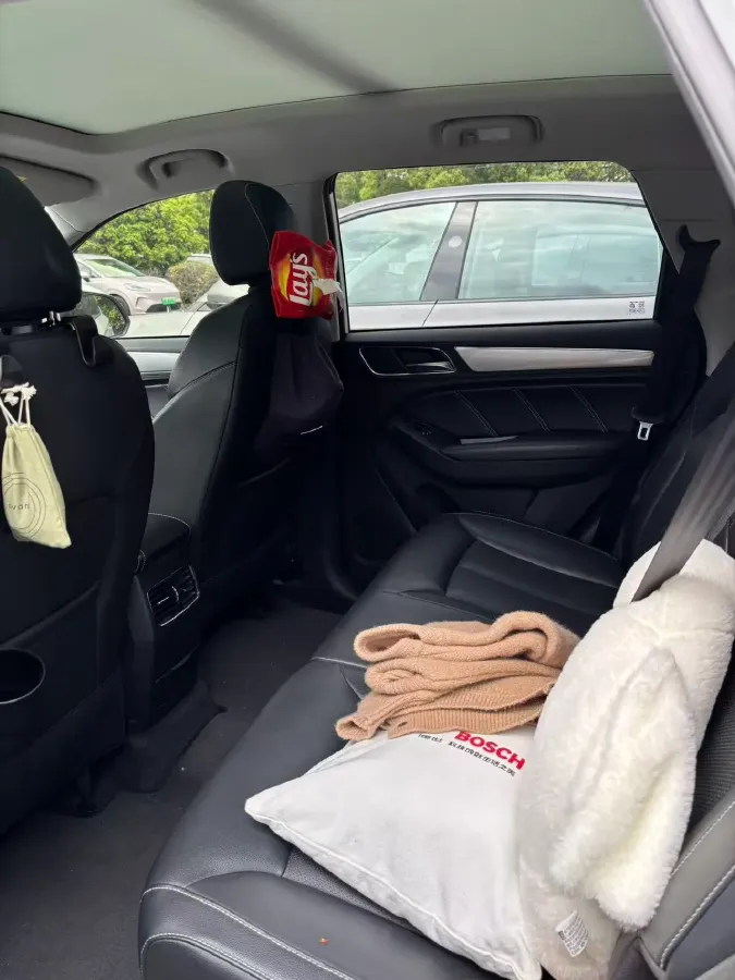 2019 Roewe i6 1.5T 169HP L4 7DCT,autocango,china used car exporter,china ev exporter,chinese used car exporter,chinese used ev exporter