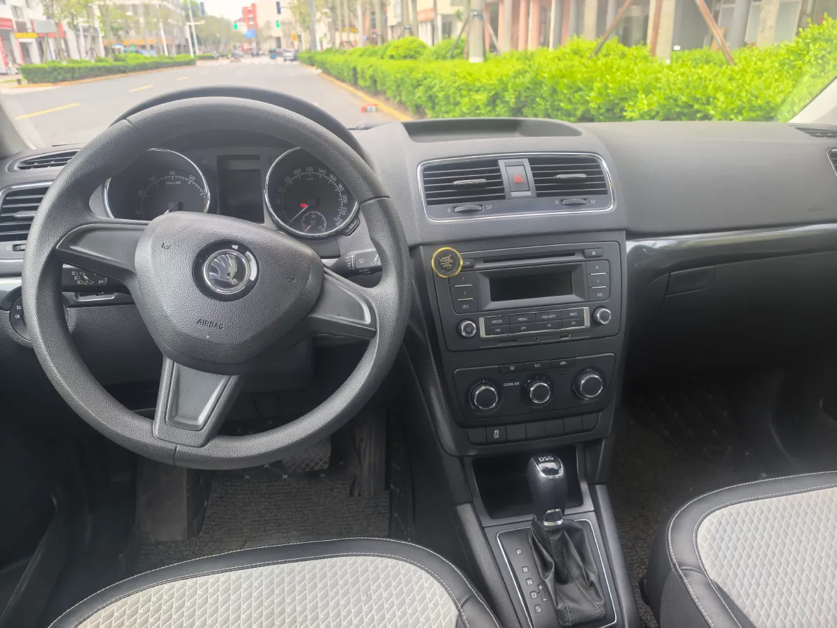 2017 Skoda Yeti 1.4T 150HP L4 7DCT,autocango,china used car exporter,china ev exporter,chinese used car exporter,chinese used ev exporter