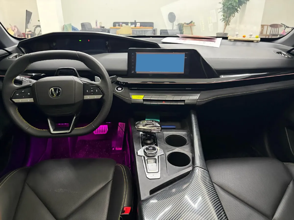 2022 ChangAn UNI-V 1.5T 188HP L4 7DCT,autocango,china used car exporter,china ev exporter,chinese used car exporter,chinese used ev exporter