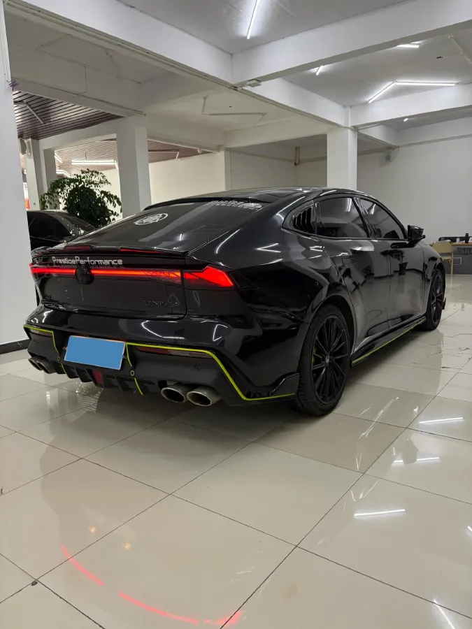 2022 ChangAn UNI-V 1.5T 188HP L4 7DCT,autocango,china used car exporter,china ev exporter,chinese used car exporter,chinese used ev exporter