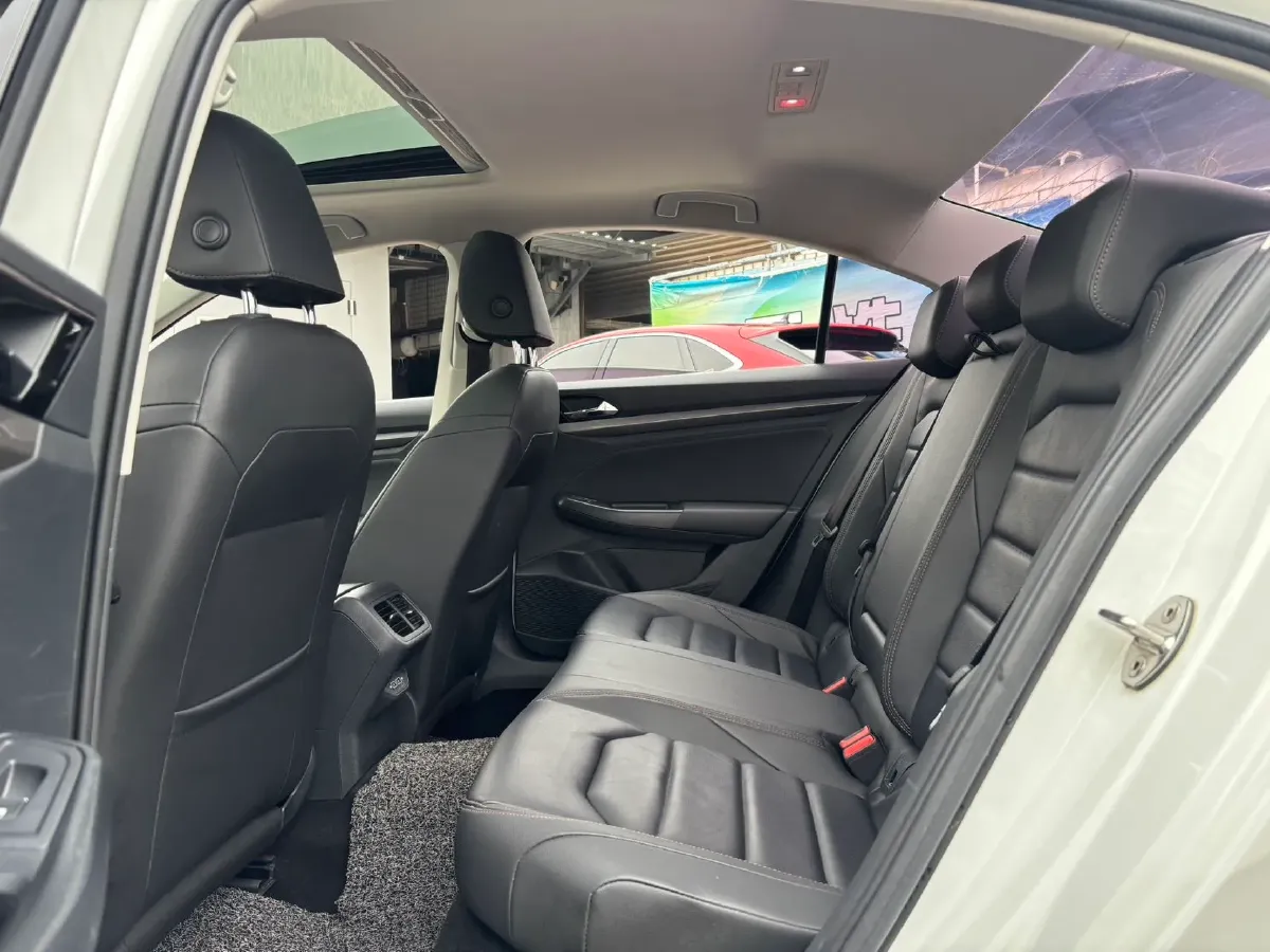 2019 Roewe RX5 MAX 2.0T 231HP L4 6DCT,autocango,china used car exporter,china ev exporter,chinese used car exporter,chinese used ev exporter