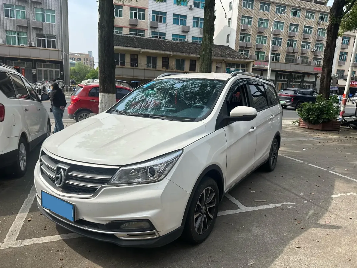 2019 BaoJun 730 1.5T 147HP L4 CVT,autocango,china used car exporter,china ev exporter,chinese used car exporter,chinese used ev exporter