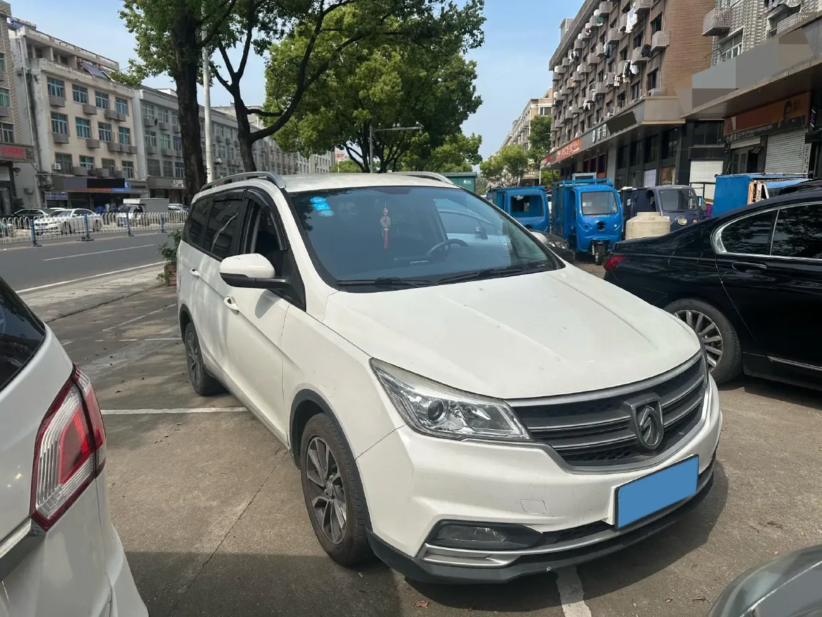 2019 BaoJun 730 1.5T 147HP L4 CVT,autocango,china used car exporter,china ev exporter,chinese used car exporter,chinese used ev exporter