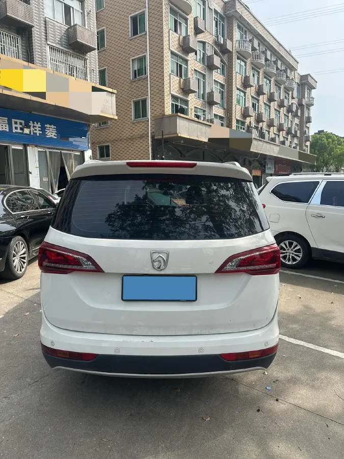 2019 BaoJun 730 1.5T 147HP L4 CVT,autocango,china used car exporter,china ev exporter,chinese used car exporter,chinese used ev exporter
