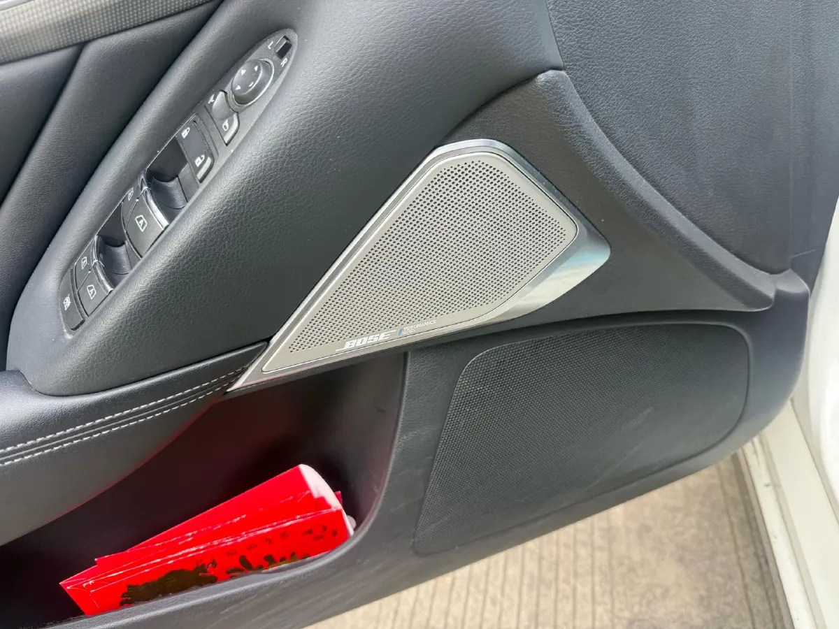 2018 Jeep Grand Commander 2.0T 265HP L4 9AT,autocango,china used car exporter,china ev exporter,chinese used car exporter,chinese used ev exporter