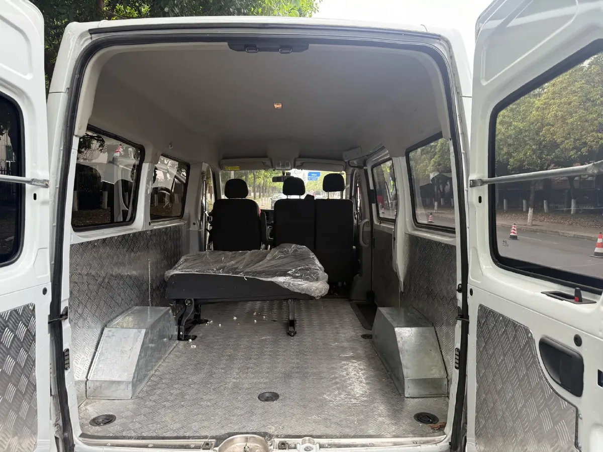 2024 MAXUS XinTu V80 2.0T 147HP L4 6SMG,autocango,china used car exporter,china ev exporter,chinese used car exporter,chinese used ev exporter