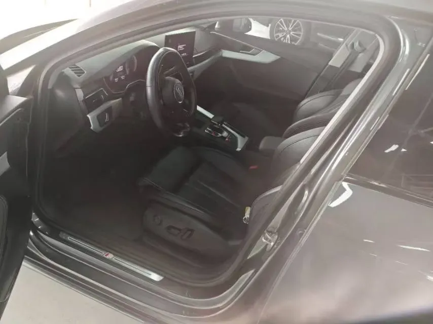 2022 Audi A4L 2.0T 190HP L4 7DCT,autocango,china used car exporter,china ev exporter,chinese used car exporter,chinese used ev exporter