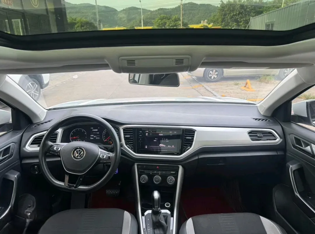 2021 Volkswagen T-Roc 1.4T 150HP L4 7DCT,autocango,china used car exporter,china ev exporter,chinese used car exporter,chinese used ev exporter