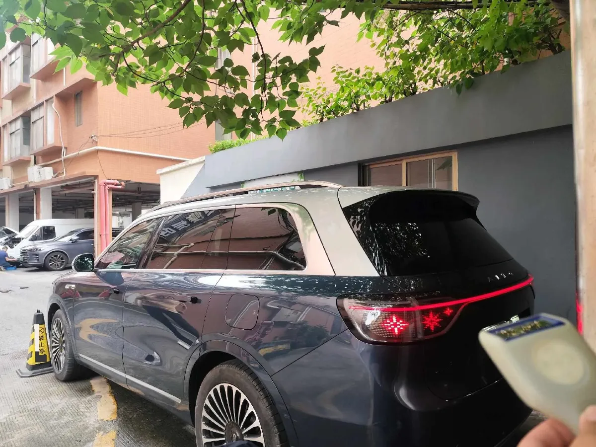 2024 AITO AITO M9 1.5T 152HP L4 REEV 42KWH,autocango,china used car exporter,china ev exporter,chinese used car exporter,chinese used ev exporter