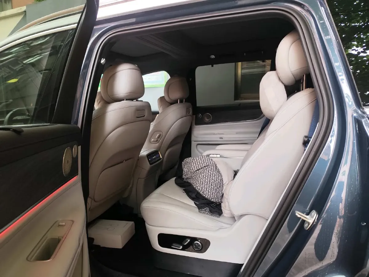 2024 AITO AITO M9 1.5T 152HP L4 REEV 42KWH,autocango,china used car exporter,china ev exporter,chinese used car exporter,chinese used ev exporter