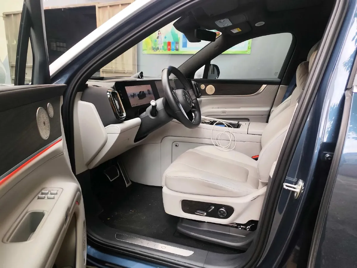 2024 AITO AITO M9 1.5T 152HP L4 REEV 42KWH,autocango,china used car exporter,china ev exporter,chinese used car exporter,chinese used ev exporter