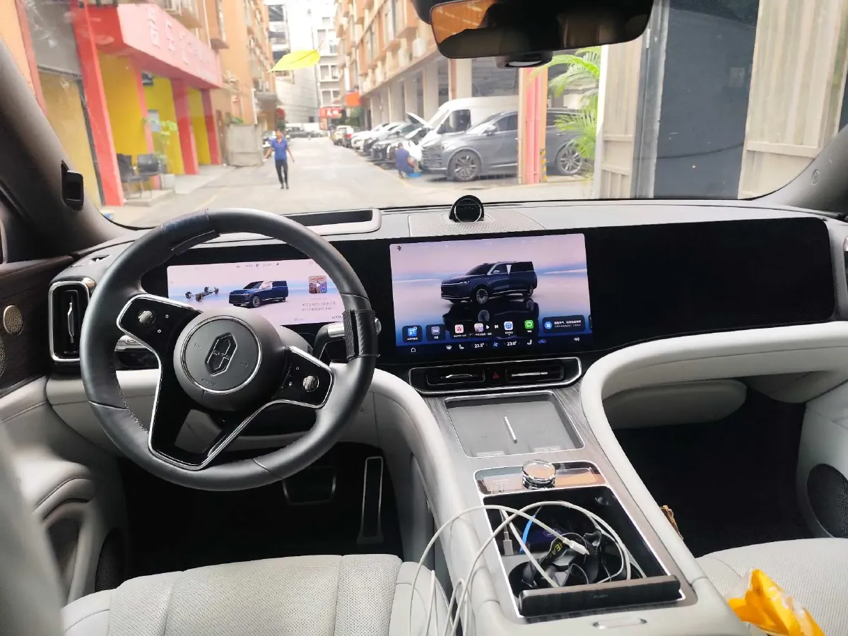 2024 AITO AITO M9 1.5T 152HP L4 REEV 42KWH,autocango,china used car exporter,china ev exporter,chinese used car exporter,chinese used ev exporter