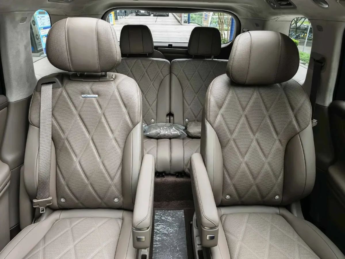 2025 AITO AITO M9 REEV 160HP REEV 52KWH,autocango,china used car exporter,china ev exporter,chinese used car exporter,chinese used ev exporter