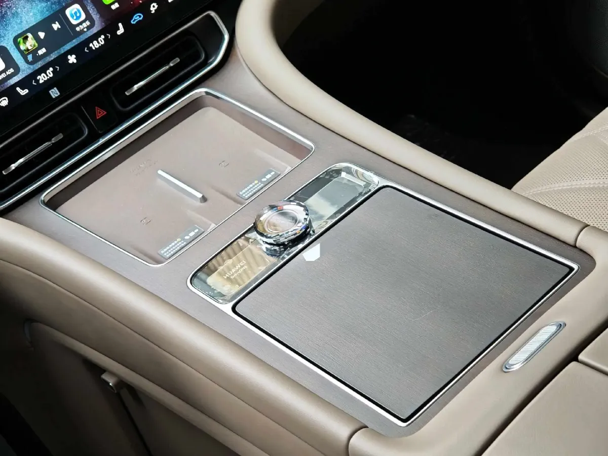 2025 AITO AITO M9 REEV 160HP REEV 52KWH,autocango,china used car exporter,china ev exporter,chinese used car exporter,chinese used ev exporter