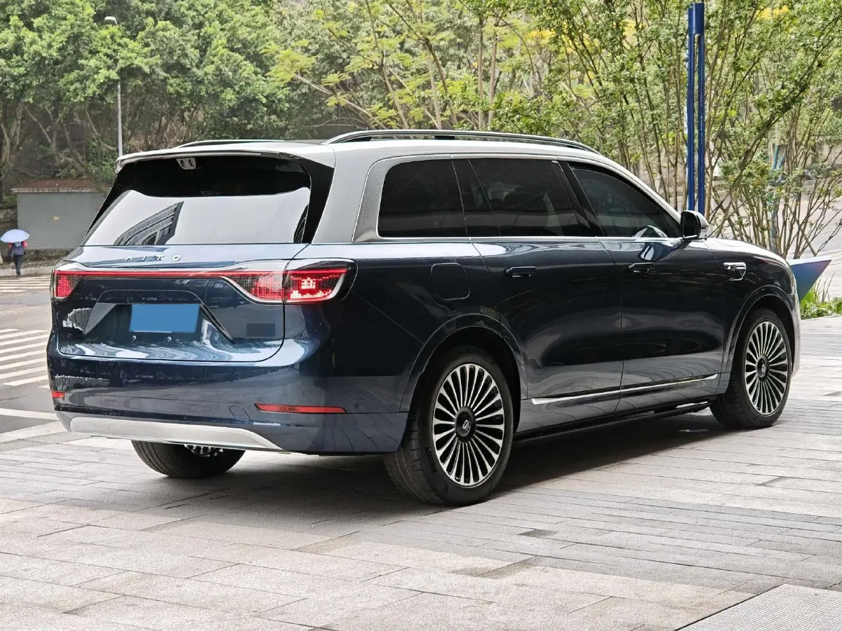 2025 AITO AITO M9 REEV 160HP REEV 52KWH,autocango,china used car exporter,china ev exporter,chinese used car exporter,chinese used ev exporter