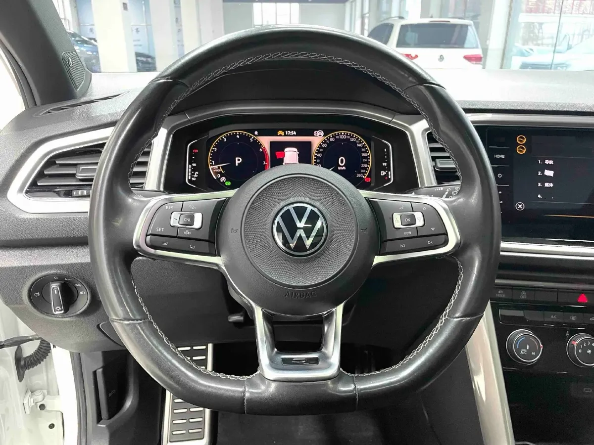 2022 Volkswagen T-Roc 1.4T 150HP L4 7DCT,autocango,china used car exporter,china ev exporter,chinese used car exporter,chinese used ev exporter