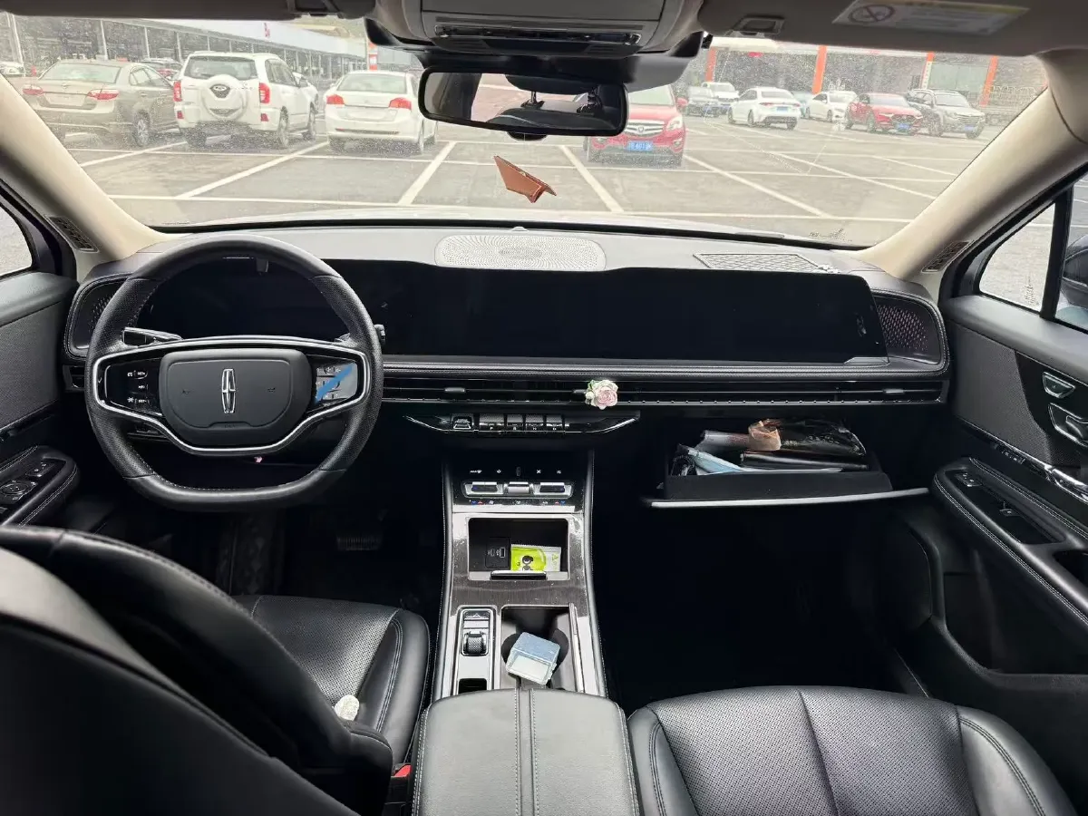 2023 Lincoln Corsair 2.0T 261HP L4 8AT,autocango,china used car exporter,china ev exporter,chinese used car exporter,chinese used ev exporter