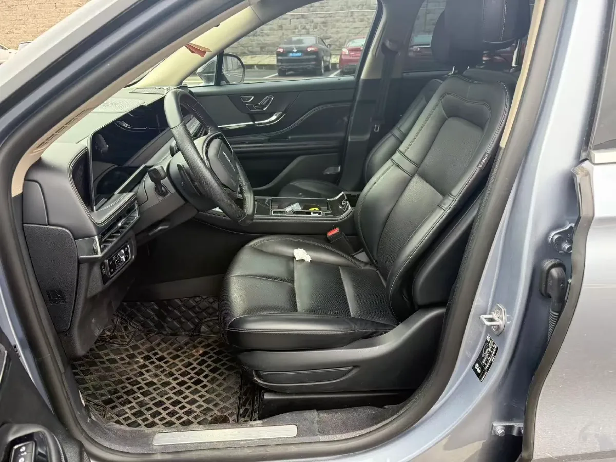 2023 Lincoln Corsair 2.0T 261HP L4 8AT,autocango,china used car exporter,china ev exporter,chinese used car exporter,chinese used ev exporter