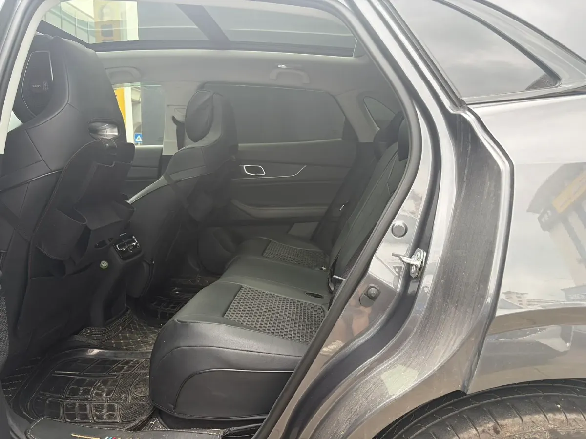 2021 ChangAn UNI-K 2.0T 233HP L4 8AT,autocango,china used car exporter,china ev exporter,chinese used car exporter,chinese used ev exporter