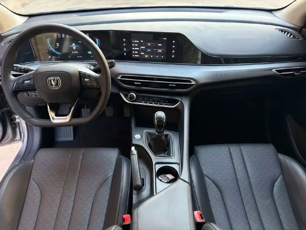 2021 ChangAn Eado 1.6L 128HP L4 5MT,autocango,china used car exporter,china ev exporter,chinese used car exporter,chinese used ev exporter