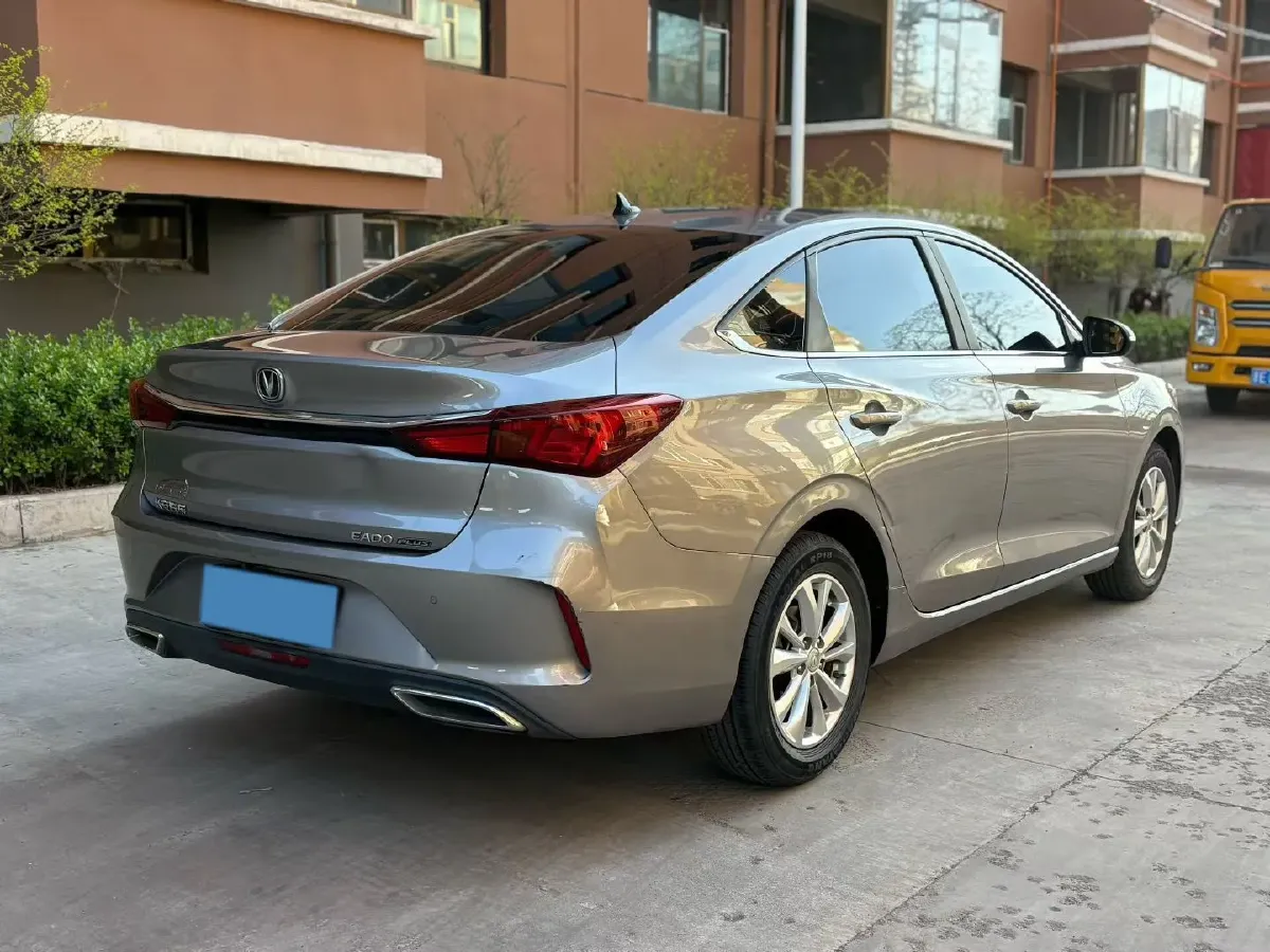 2021 ChangAn Eado 1.6L 128HP L4 5MT,autocango,china used car exporter,china ev exporter,chinese used car exporter,chinese used ev exporter