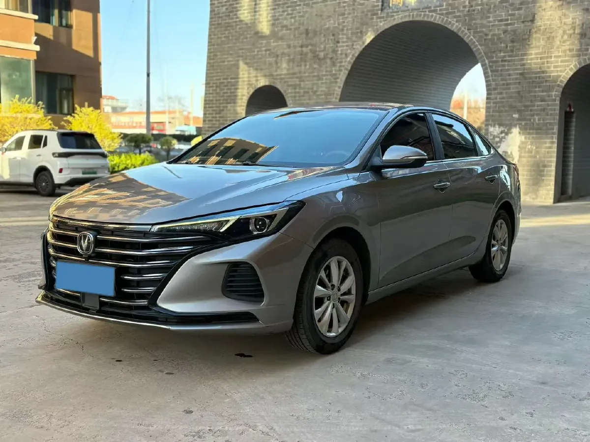 2021 ChangAn Eado 1.6L 128HP L4 5MT,autocango,china used car exporter,china ev exporter,chinese used car exporter,chinese used ev exporter