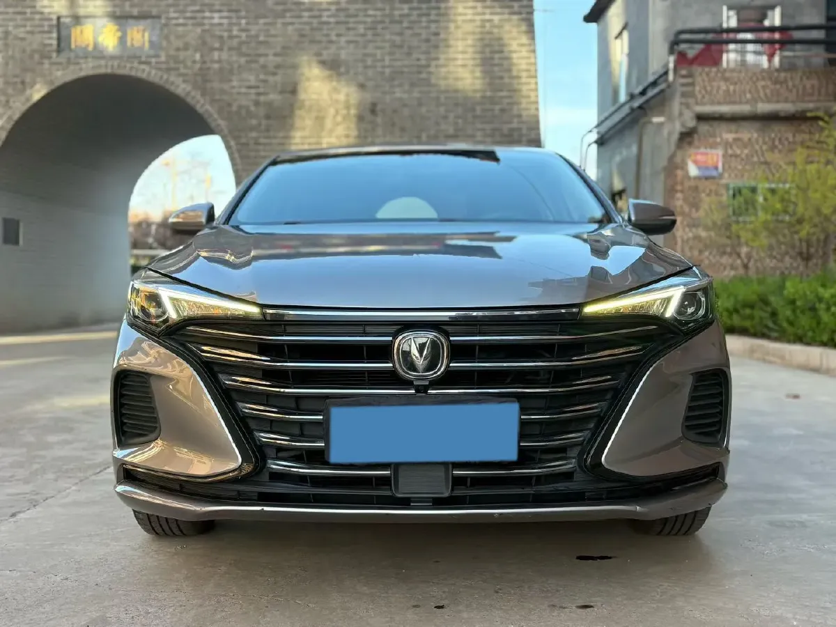 2021 ChangAn Eado 1.6L 128HP L4 5MT,autocango,china used car exporter,china ev exporter,chinese used car exporter,chinese used ev exporter
