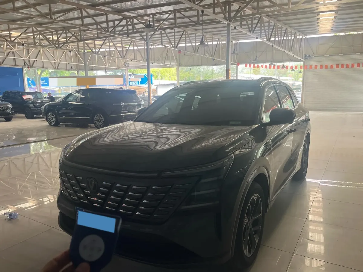 2025 ChangAn CS75 Plus 1.5T 192HP L4 8AT,autocango,china used car exporter,china ev exporter,chinese used car exporter,chinese used ev exporter