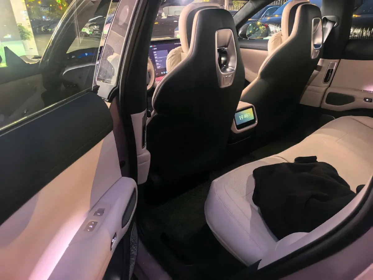 2025 MI YU7 BEV 101.7KWH,autocango,china used car exporter,china ev exporter,chinese used car exporter,chinese used ev exporter