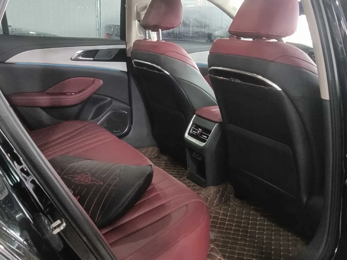 2024 HongQi H5 2.0T 224HP L4 8AT,autocango,china used car exporter,china ev exporter,chinese used car exporter,chinese used ev exporter