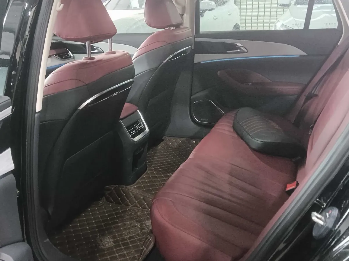 2024 HongQi H5 2.0T 224HP L4 8AT,autocango,china used car exporter,china ev exporter,chinese used car exporter,chinese used ev exporter