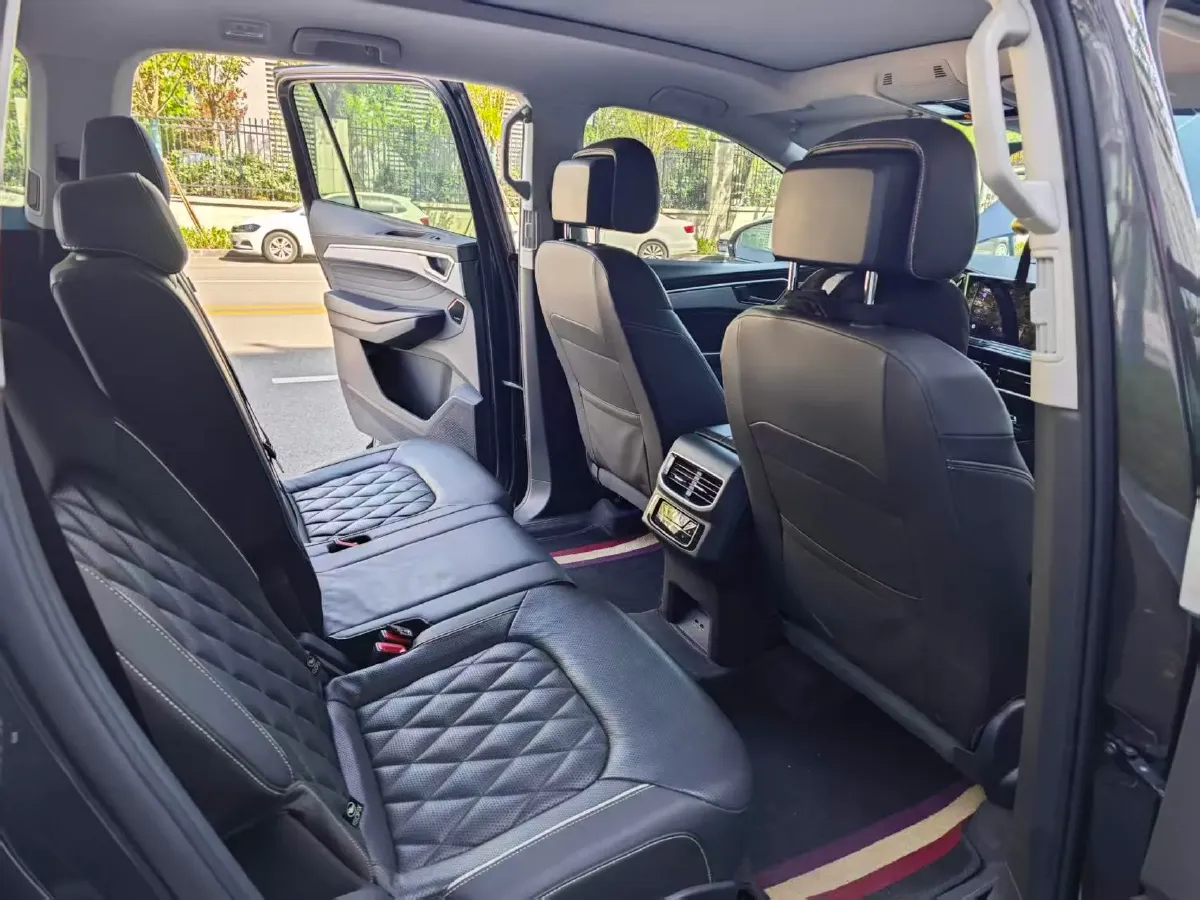 2022 Volkswagen Talagon 2.0T 220HP L4 7DCT,autocango,china used car exporter,china ev exporter,chinese used car exporter,chinese used ev exporter