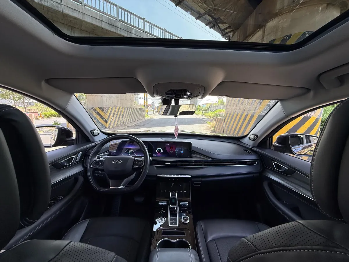 2022 Chery Tiggo 8 Plus 1.6T 197HP L4 7DCT,autocango,china used car exporter,china ev exporter,chinese used car exporter,chinese used ev exporter