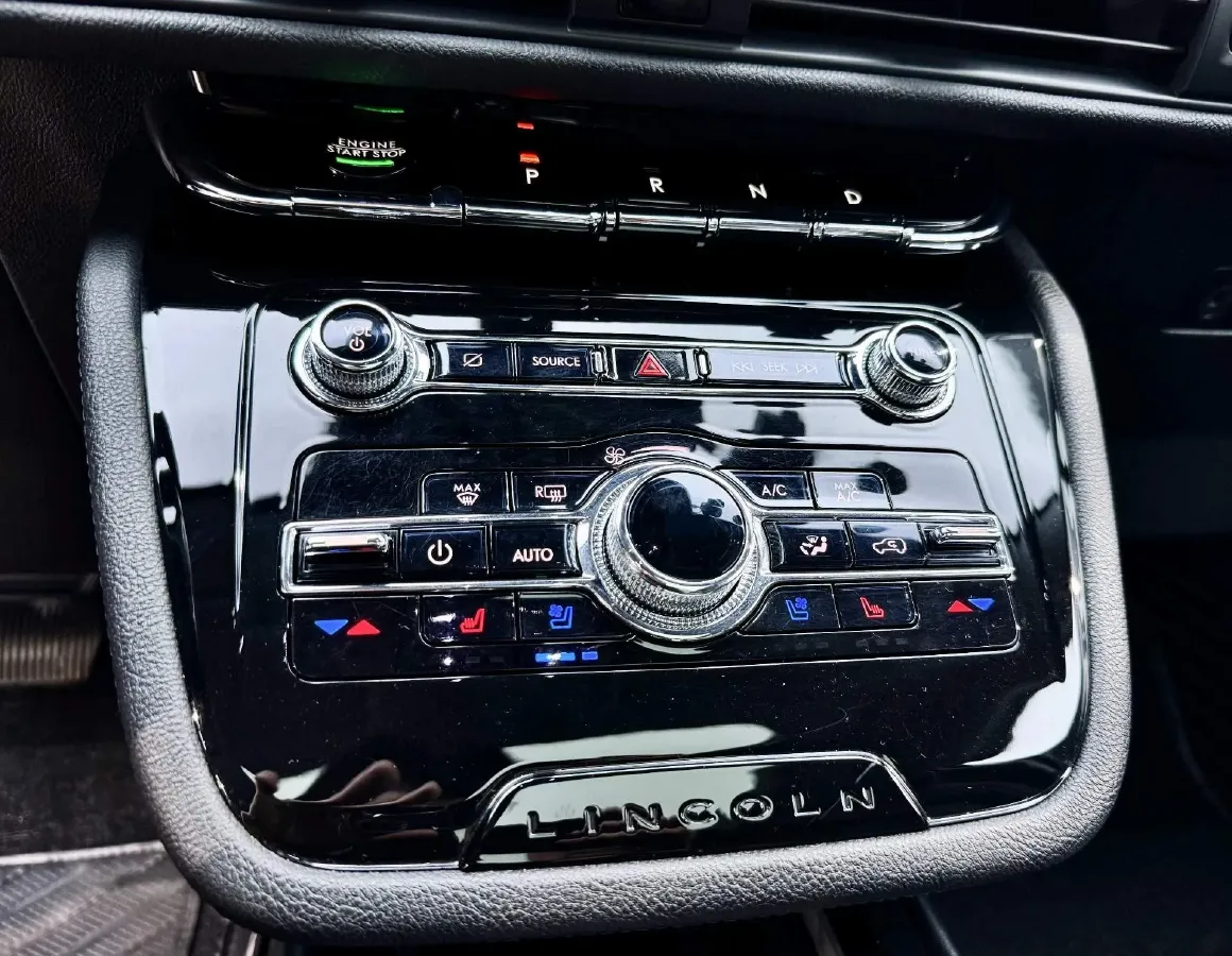 2021 Lincoln Corsair 2.0T 245HP L4 8AT,autocango,china used car exporter,china ev exporter,chinese used car exporter,chinese used ev exporter