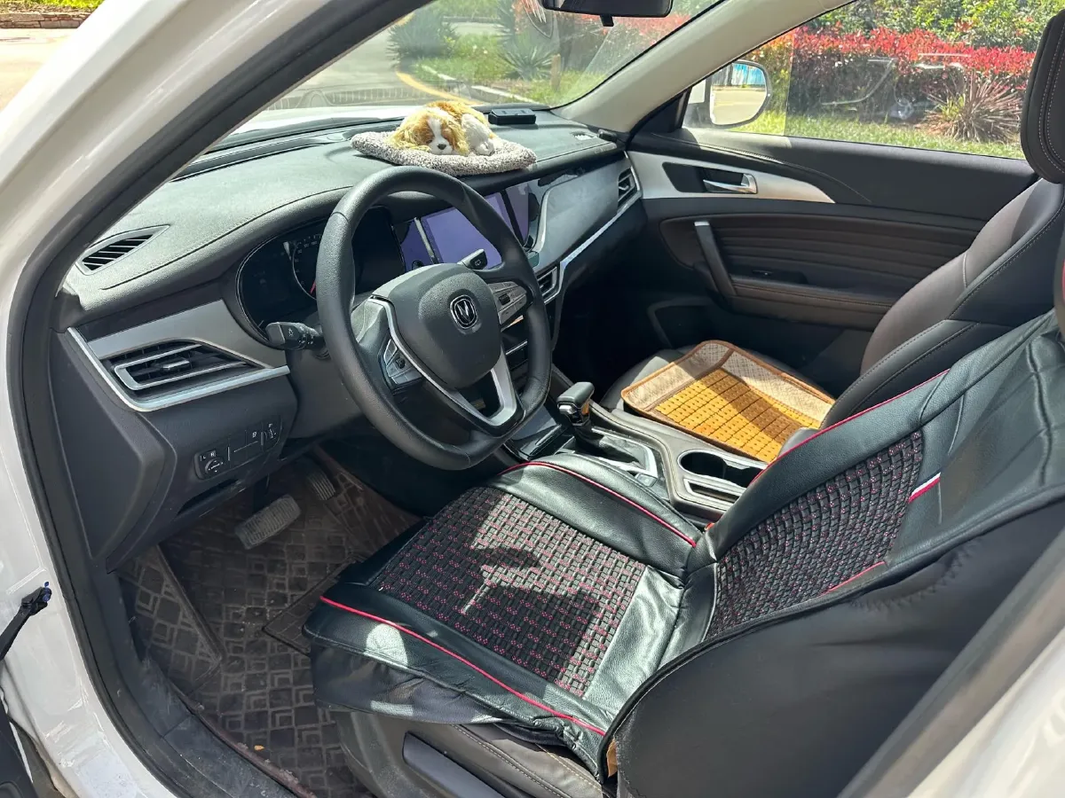 2019 ChangAn CS35 Plus 1.6L 128HP L4 6AT,autocango,china used car exporter,china ev exporter,chinese used car exporter,chinese used ev exporter