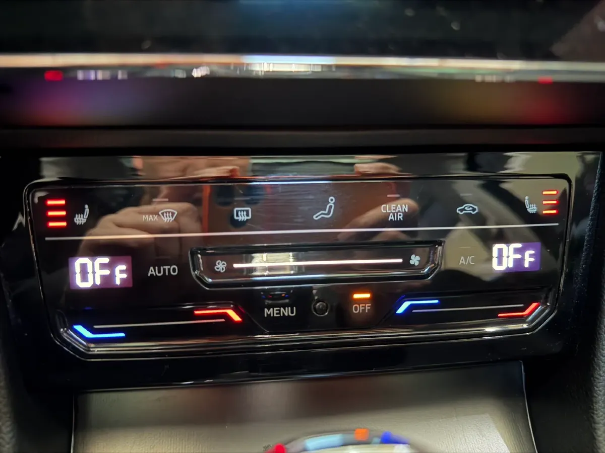 2022 Skoda Superb 1.4T 150HP L4 7DCT,autocango,china used car exporter,china ev exporter,chinese used car exporter,chinese used ev exporter